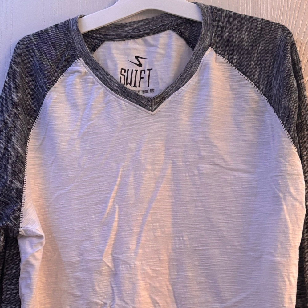Long sleeve tee
